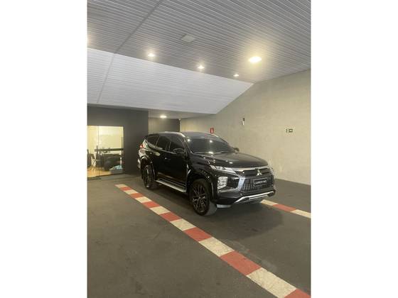 MITSUBISHI PAJERO SPORT 2.4 16V MIVEC TURBO DIESEL LEGEND BLACK AWD AUTOMÁTICO